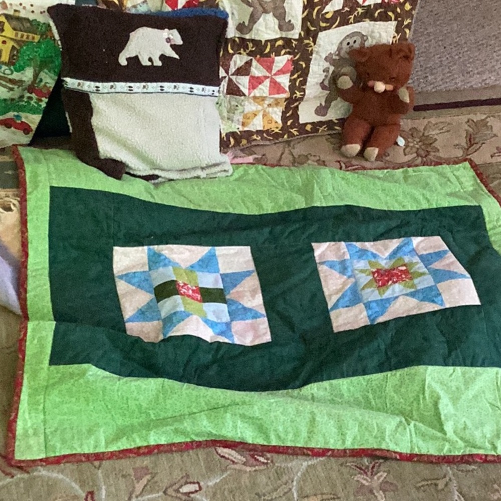 LAP QUILT or PATCHWORK Wall Hanging Forest Green OOAK  🪶   HAND MADE - Picture 2 of 13